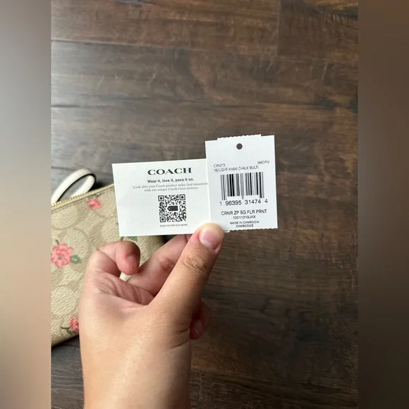 Coach Corner Zip Wristlet In Signature Canvas With Floral Print CR973 - Picture 4 of 4